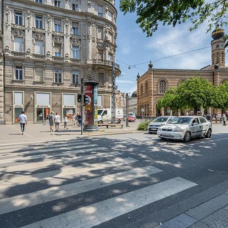 Sky Way Apartment Budapest Bagian luar foto